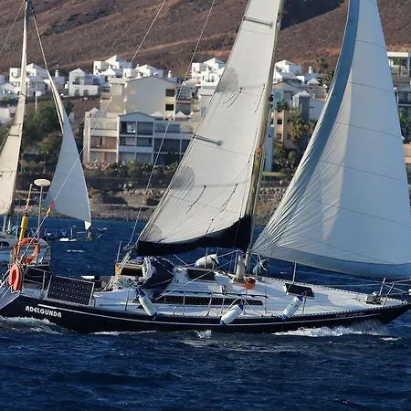 Velero En Lanzarote Ramirez Botel Playa Blanca (Lanzarote)