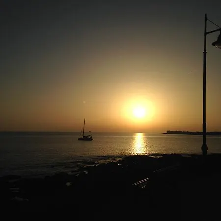 Botel Velero En Lanzarote Ramirez *